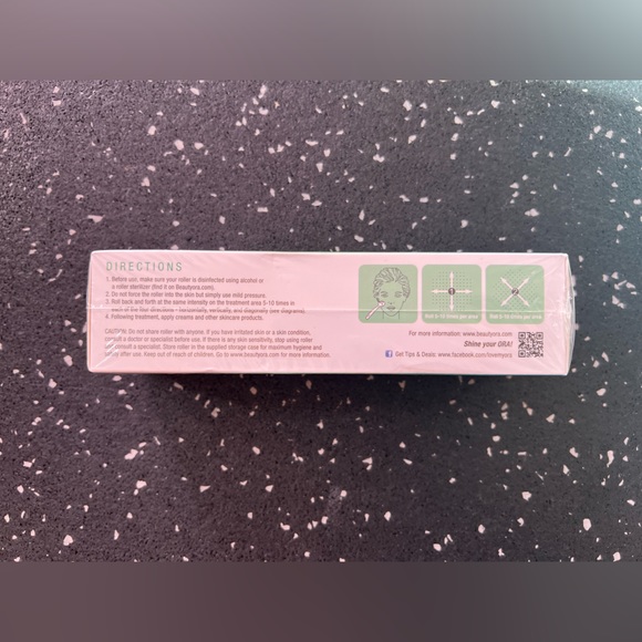 ORA | Facial Microneedle Roller System - Picture 6 of 6